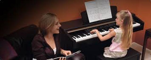 Cho Bé Học Đàn Piano – Nên Bắt Đầu Từ Đâu?