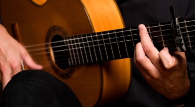 Các kỷ thuật Finger Style gutiar đệm hát.