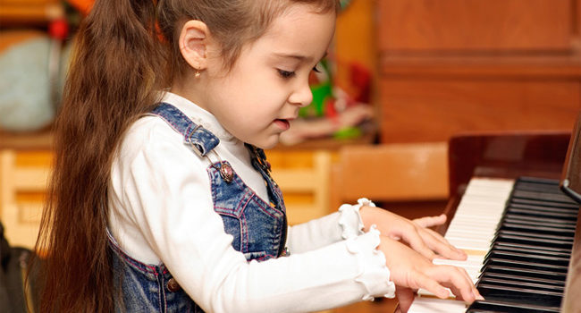 Học bao lâu thì đánh được đàn piano