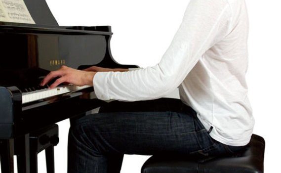 Học đàn piano và đàn organ cái nào dễ hơn?