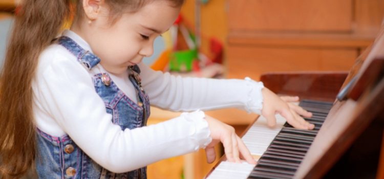 Học đàn Organ dễ hay khó và học trong bao lâu