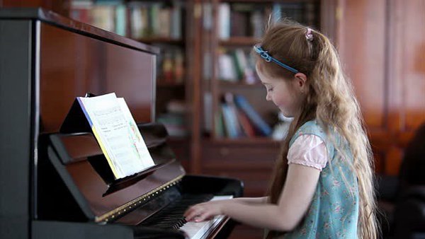 Giải đáp những thắc mắc khi học chơi đàn piano