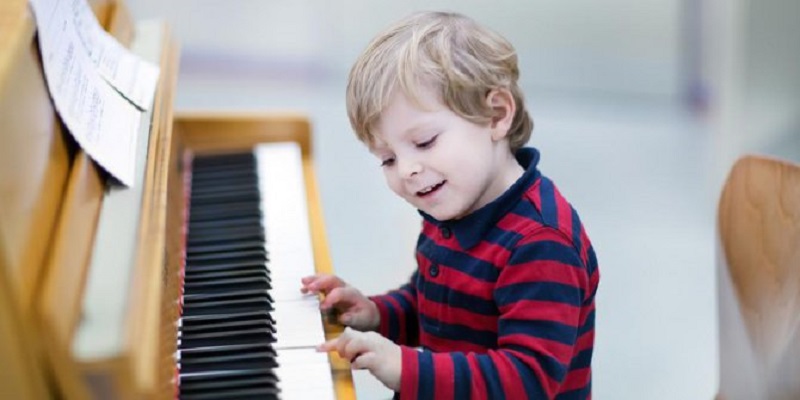 Hướng dẫn luyện ngón tay khi học Piano mà không cần đàn